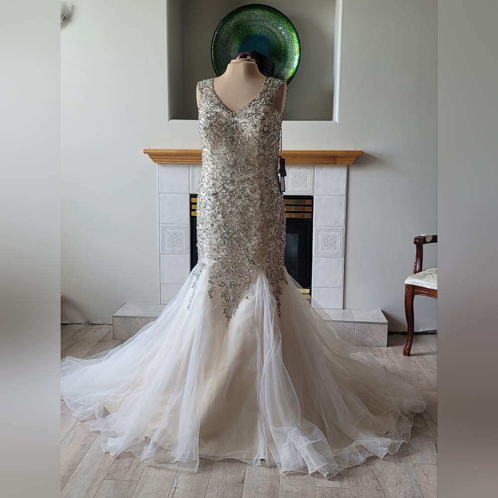 NEW Stunning Champagne Gown Wedding / Prom / Pageant